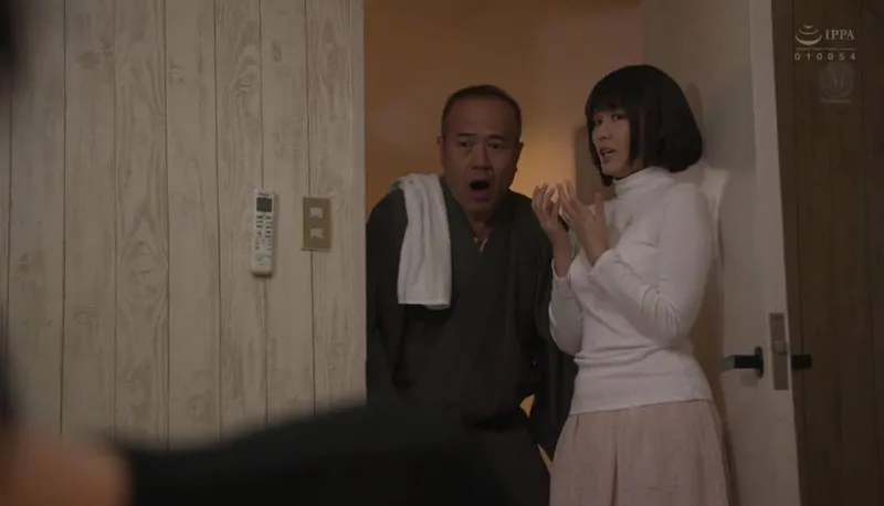 Bố anh xã gài bẫy vợ sắp cưới của con trai để tống tình mỗi ngày